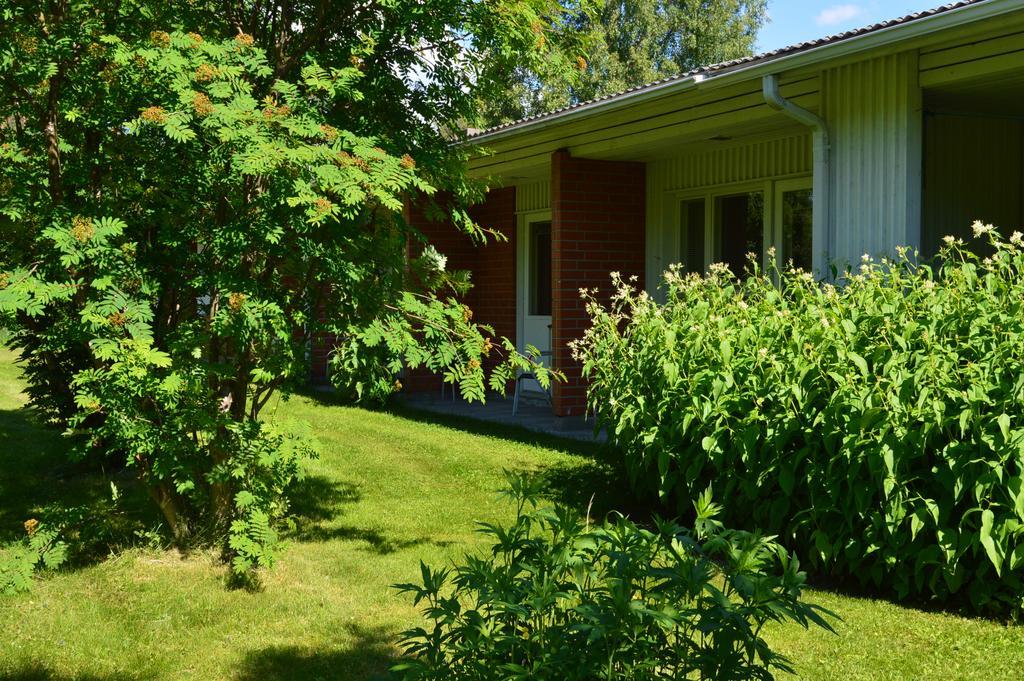 Hotelli Ravintola Tiilikka Rautavaara Kültér fotó