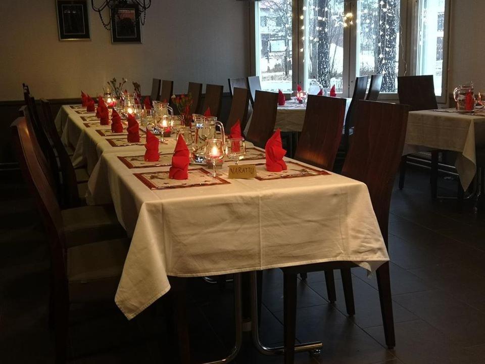 Hotelli Ravintola Tiilikka Rautavaara Kültér fotó